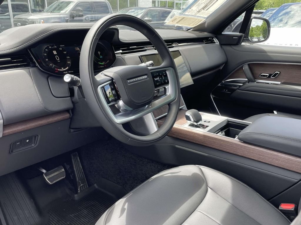 New 2026 Carpathian Grey Land Rover SE image 13
