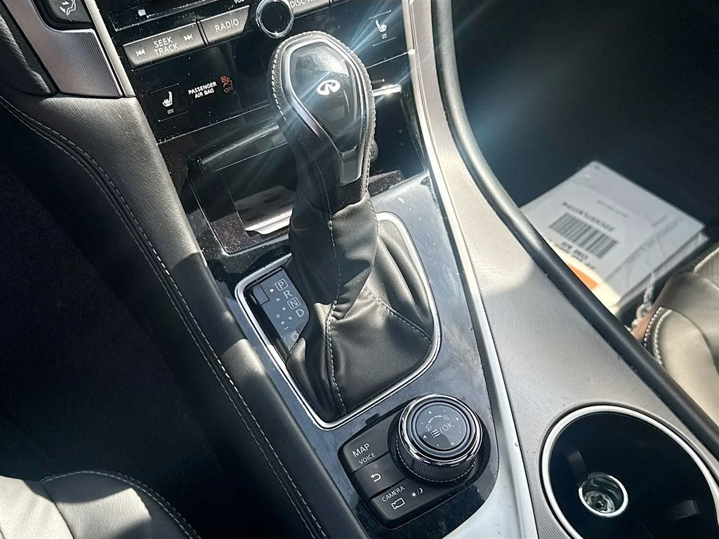Used 2022 Black INFINITI LUXE image 18
