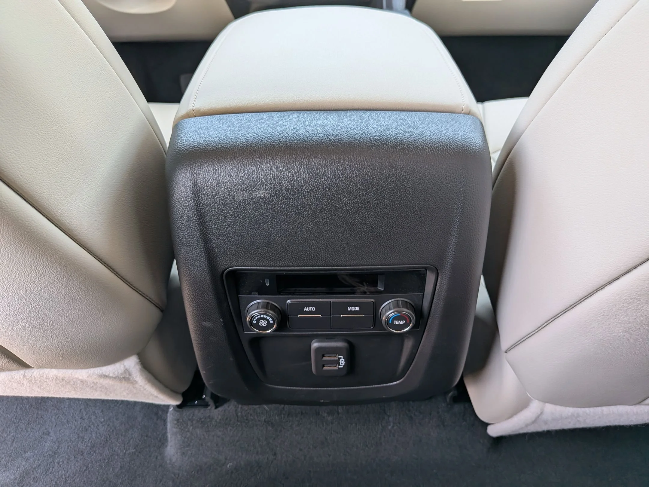 Used 2023 Summit White Buick Essence image 20