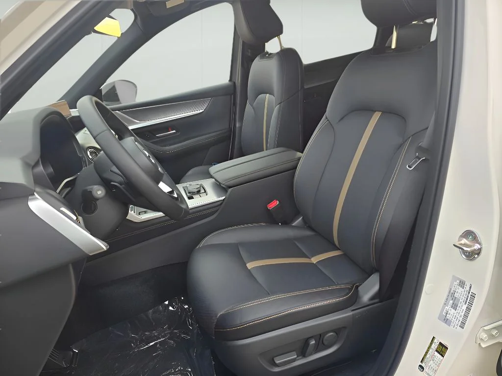 Used 2025 Rhodium White Premium Mazda Premium Plus Package image 10
