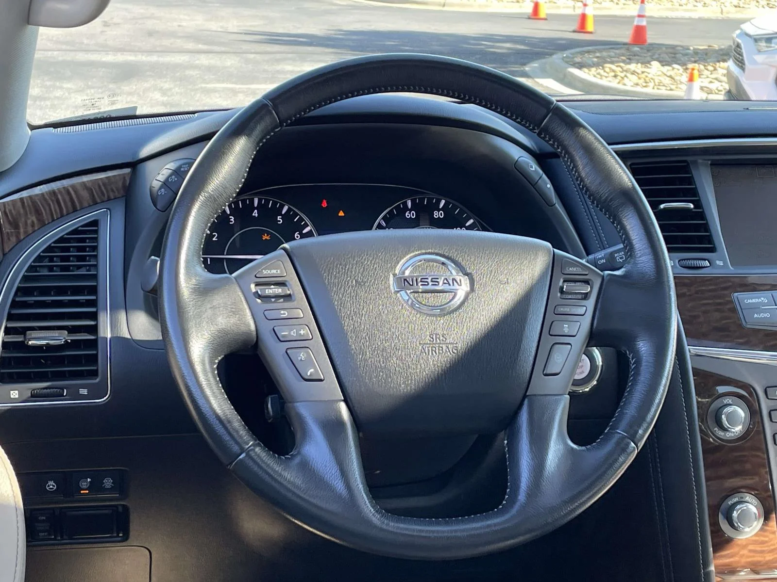 Used 2020 White Nissan Platinum 4WD image 15