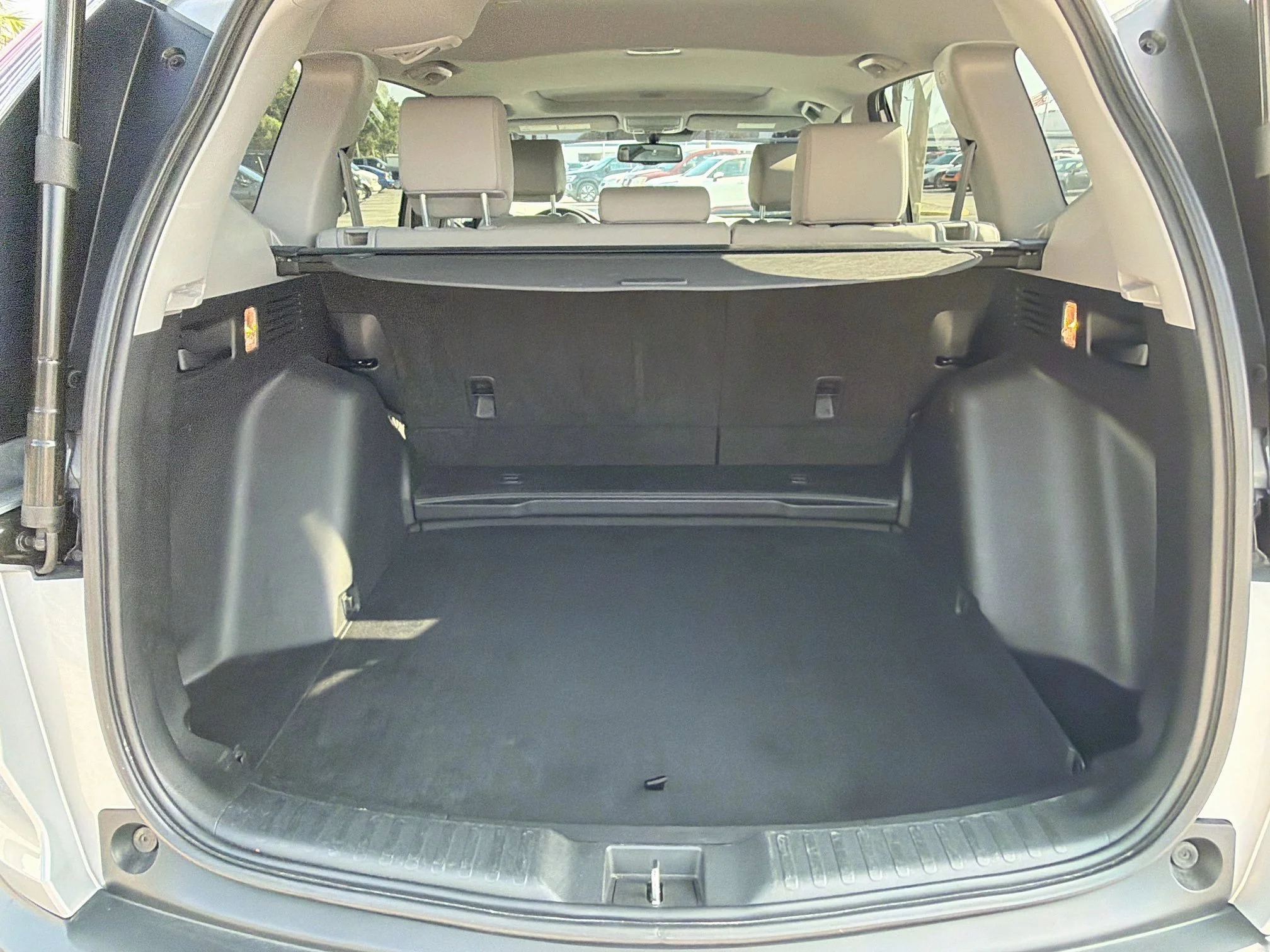 Used 2019 Lunar Silver Metallic Honda EX-L image 11