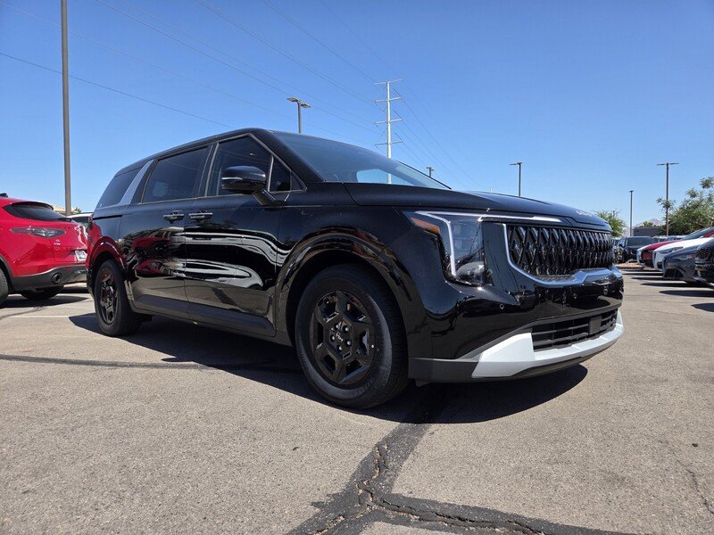 New 2026 Aurora Black Pearl Kia LXS image 2