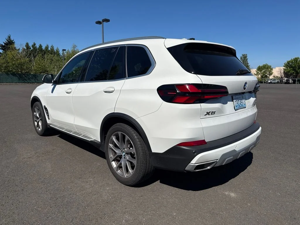 Used 2026 Alpine White BMW xDrive40i image 5