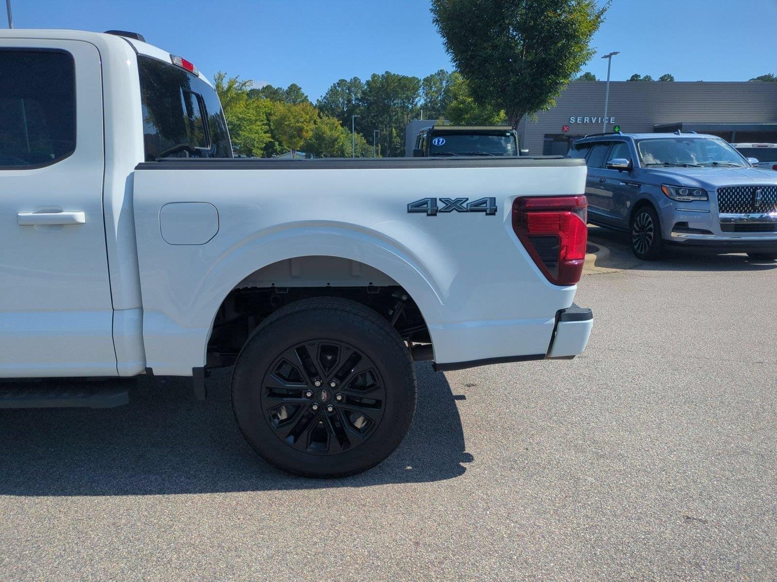 Used 2024 Oxford White Ford XLT image 11