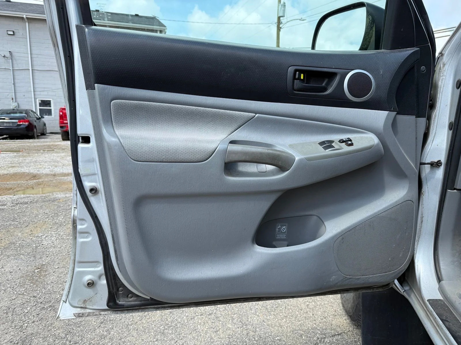 Used 2010  Toyota Base image 10