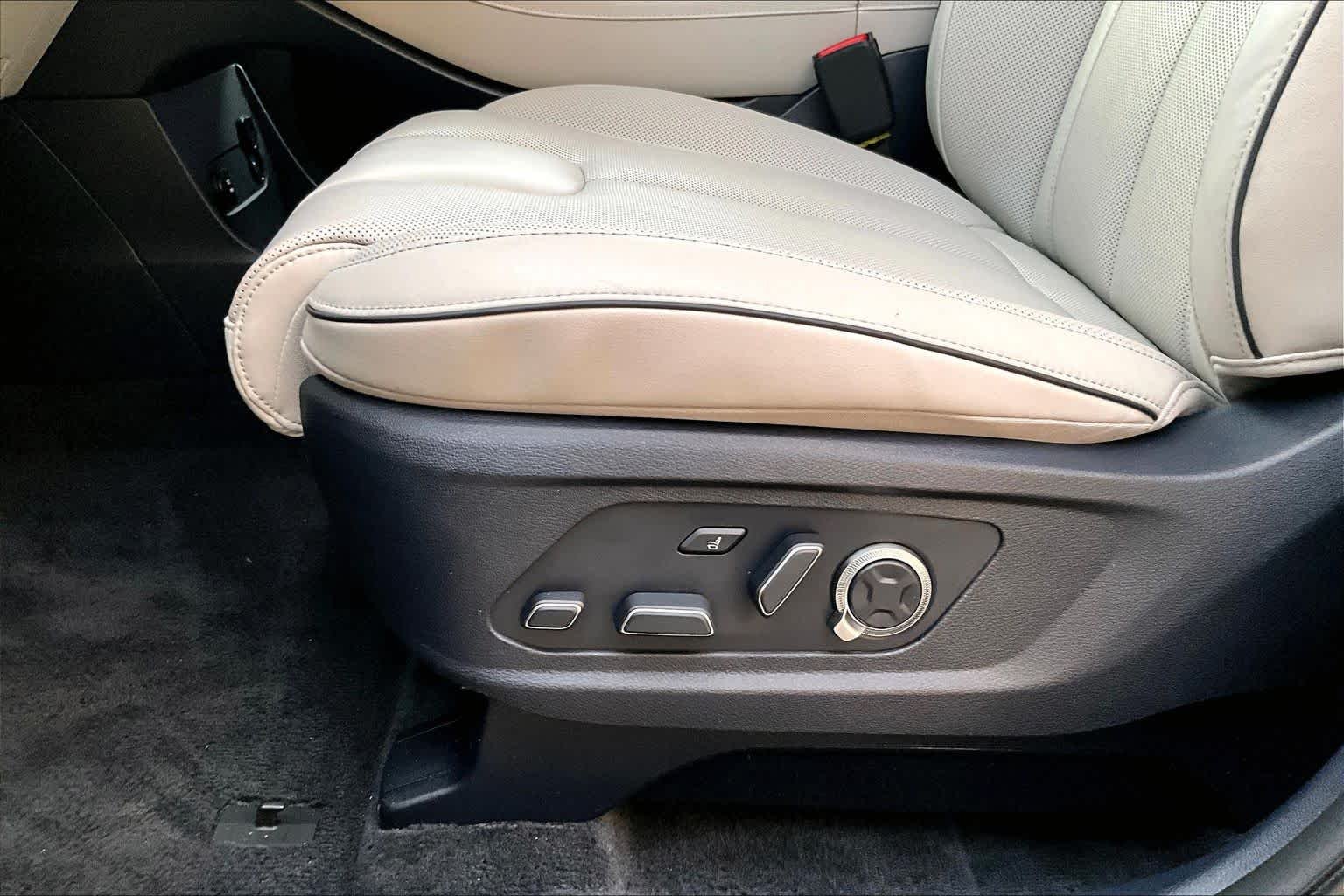Used 2024 Sierra Burgundy Hyundai Calligraphy image 32