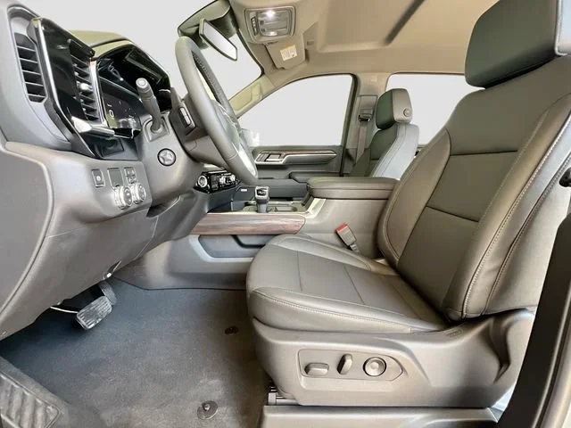 2026 GMC Sierra 1500 SLT - Photo 15
