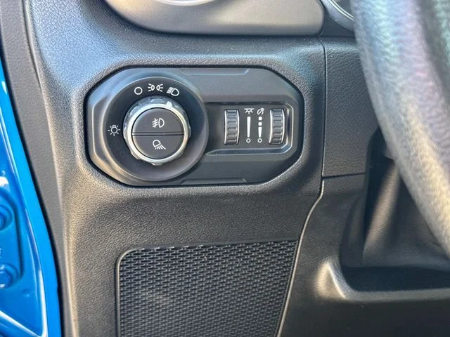 Used 2020 Blue Jeep Sport image 27