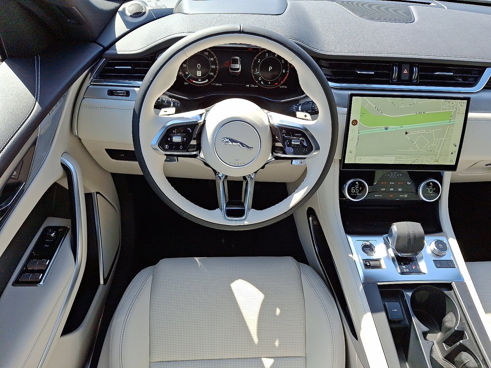 2026 Jaguar F-Pace R-Dynamic S - Photo 4