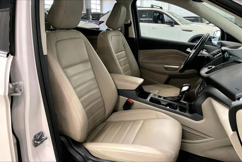 Used 2019 White Ford SEL image 6