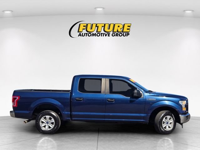 Used 2017 Blue Ford XL image 3