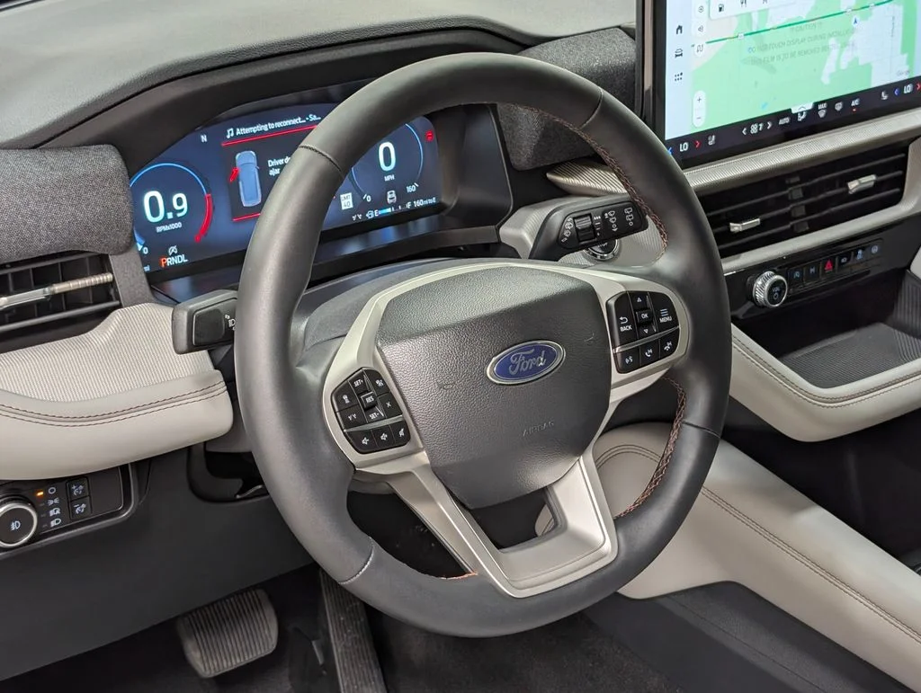 New 2026 Star White Metallic Tri-Coat Ford Active image 8