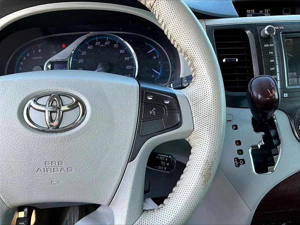 Used 2012 Gray Toyota XLE image 12