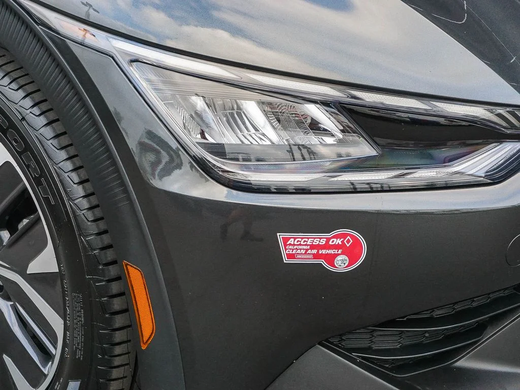 Certified Used 2024 Gray Kia Light image 11