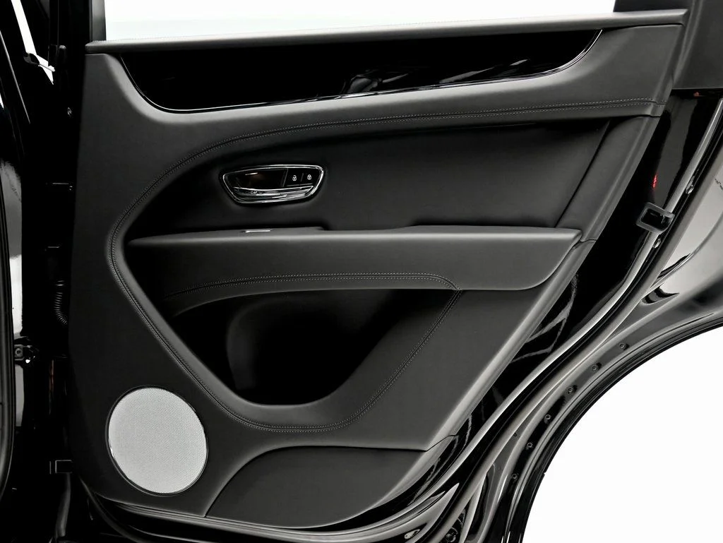 Used 2025 Beluga Bentley V8 image 24