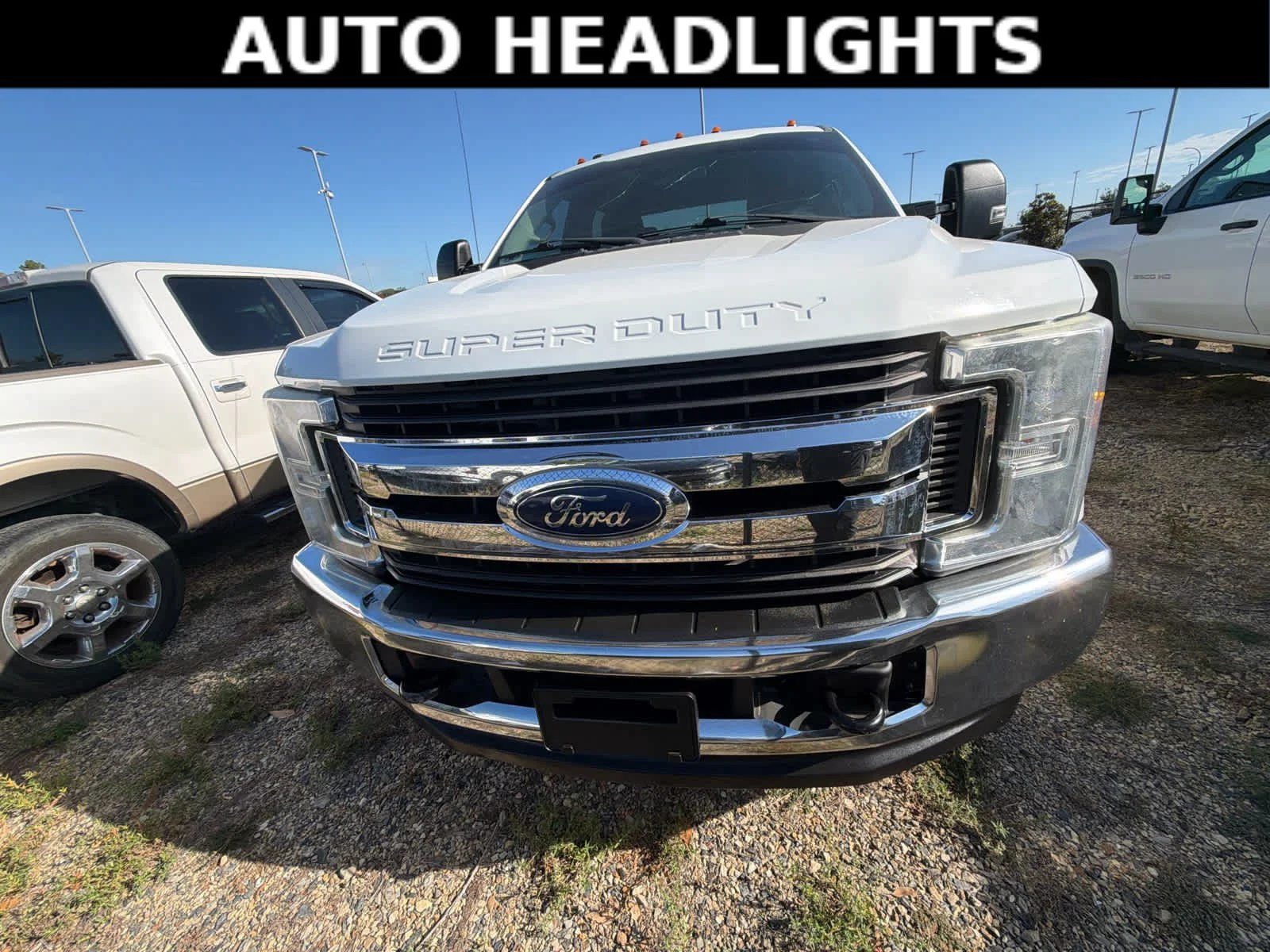 Used 2017 Oxford White Ford XLT image 2