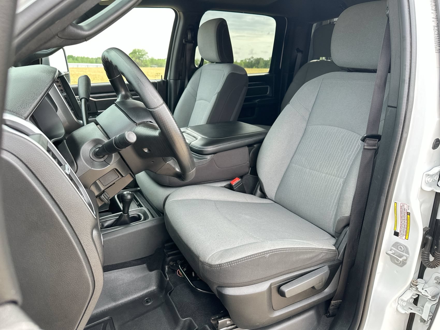 2024 RAM Ram 3500 Chassis Cab SLT - Photo 11