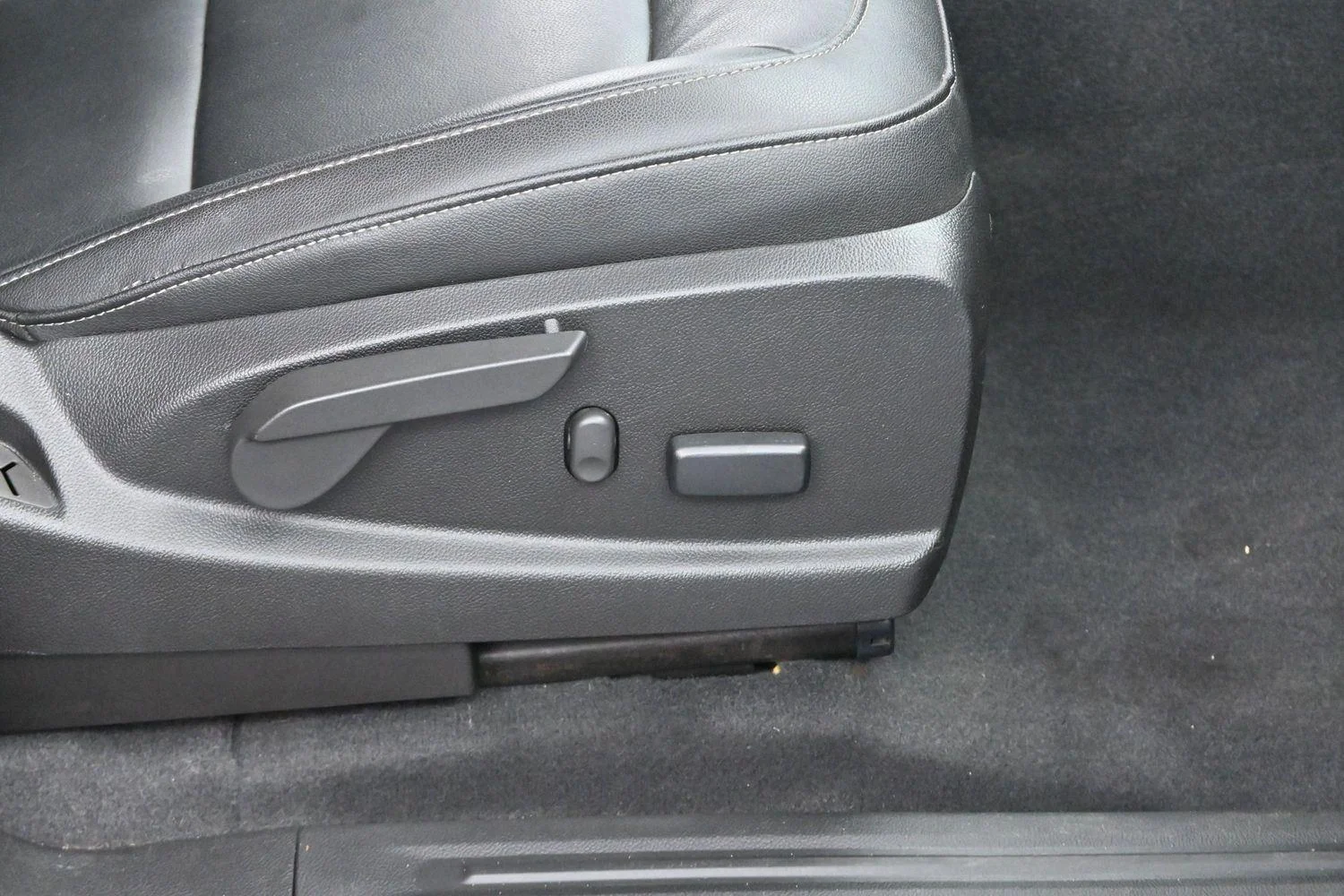 Used 2019 Onyx Black GMC 4WD SLT image 33