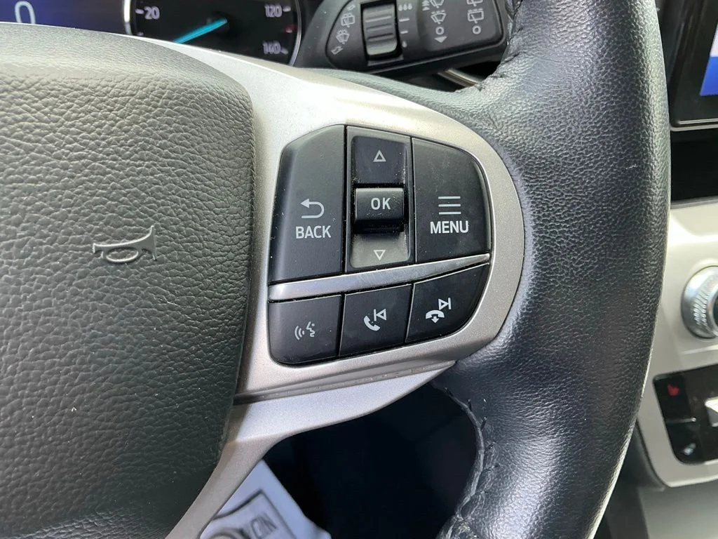 Used 2023 White Ford XLT image 30