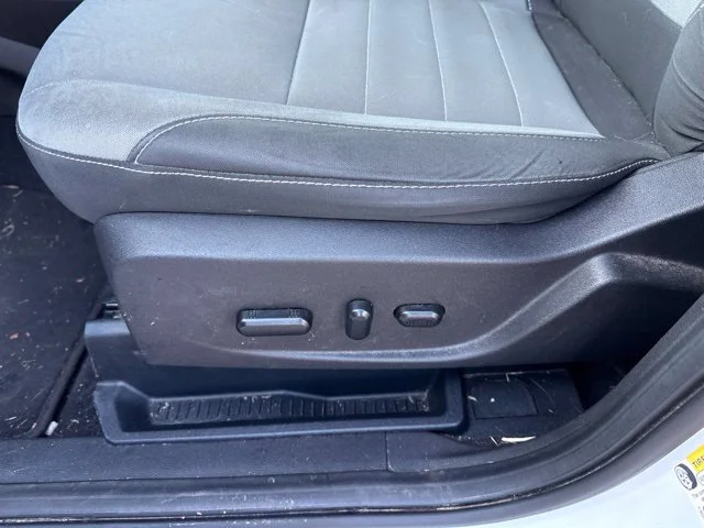 Used 2016 Oxford White Ford SE image 11