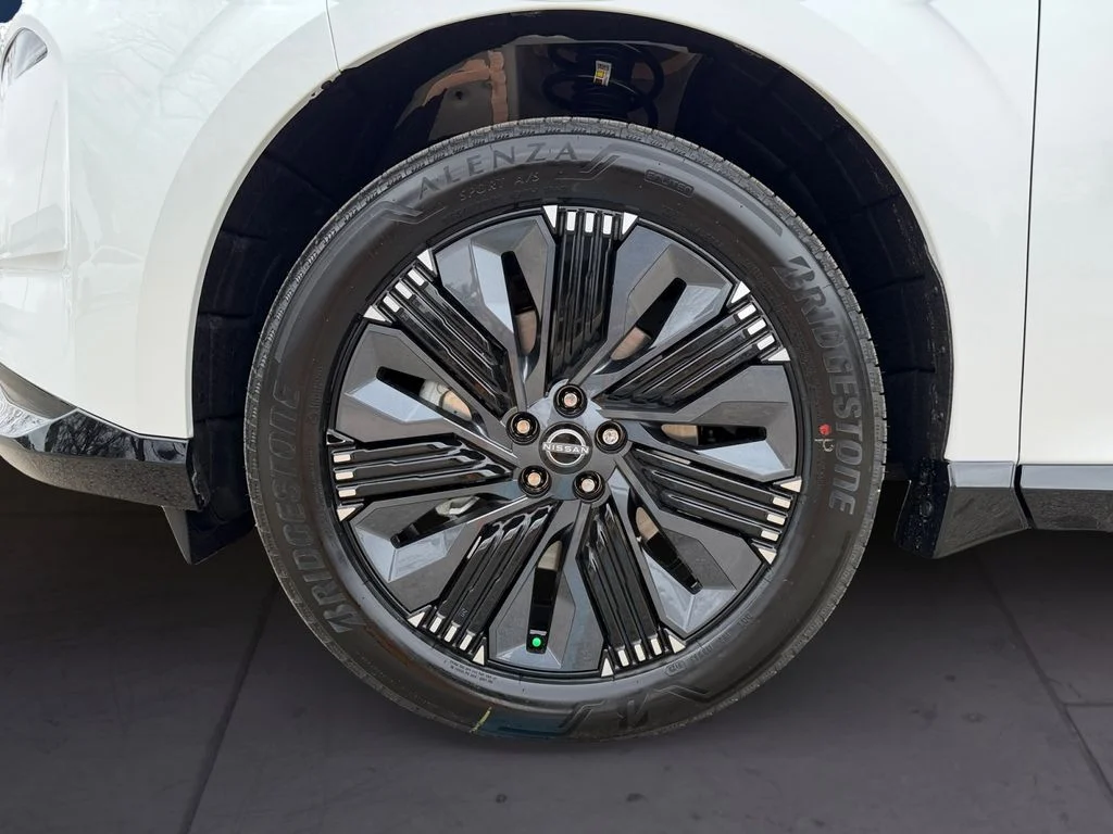 New 2026 White Nissan Platinum image 9