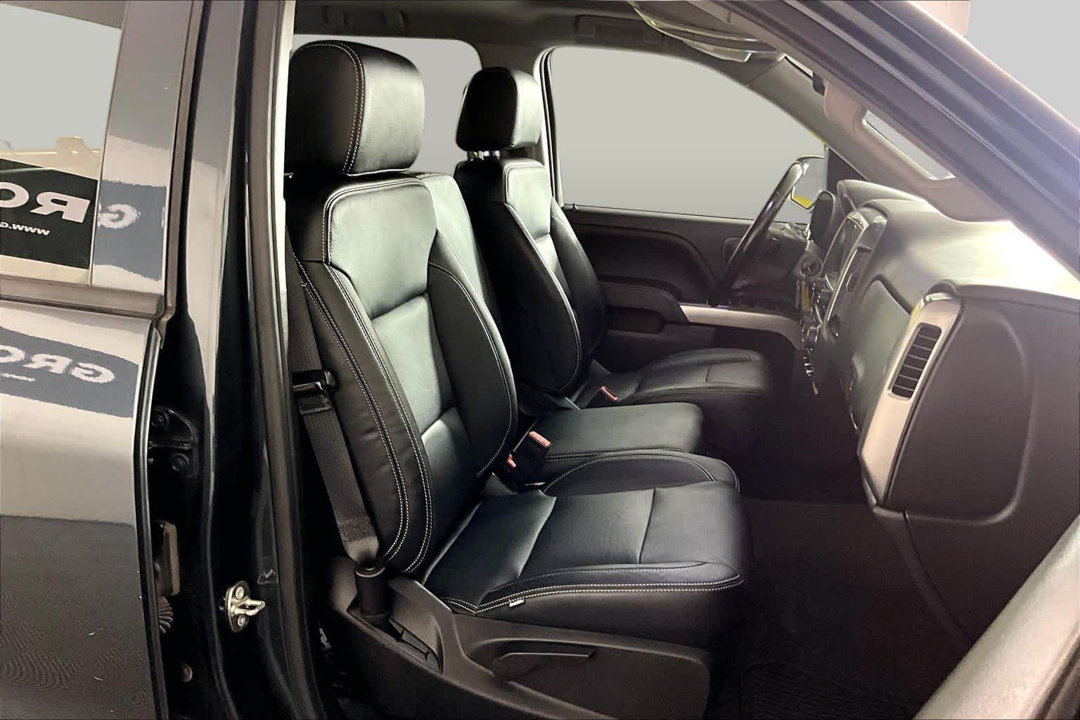 Used 2018 Graphite Metallic Chevrolet LT image 9