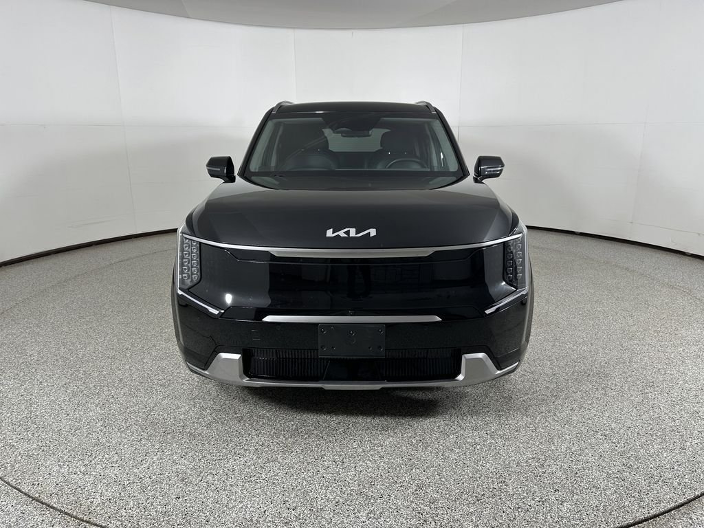 Used 2024 Black Kia Land image 3