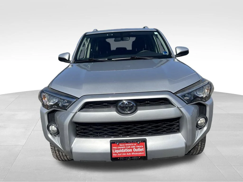 Used 2016 Silver Toyota SR5 image 12