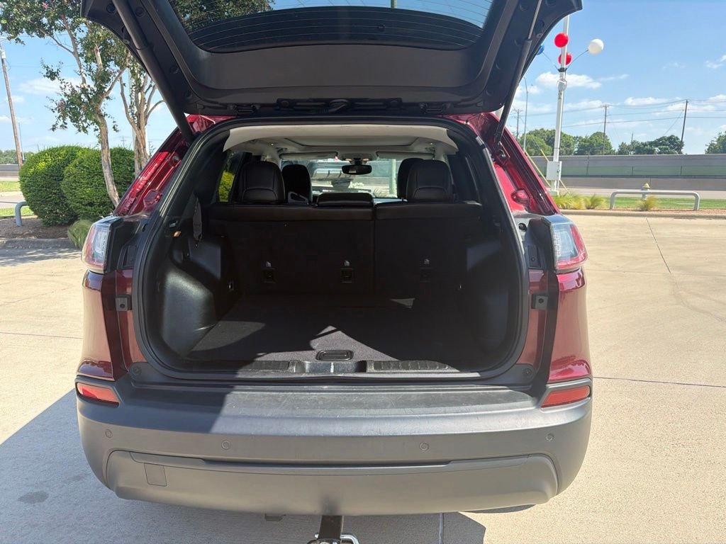 Used 2019 Red Jeep Latitude Plus image 15