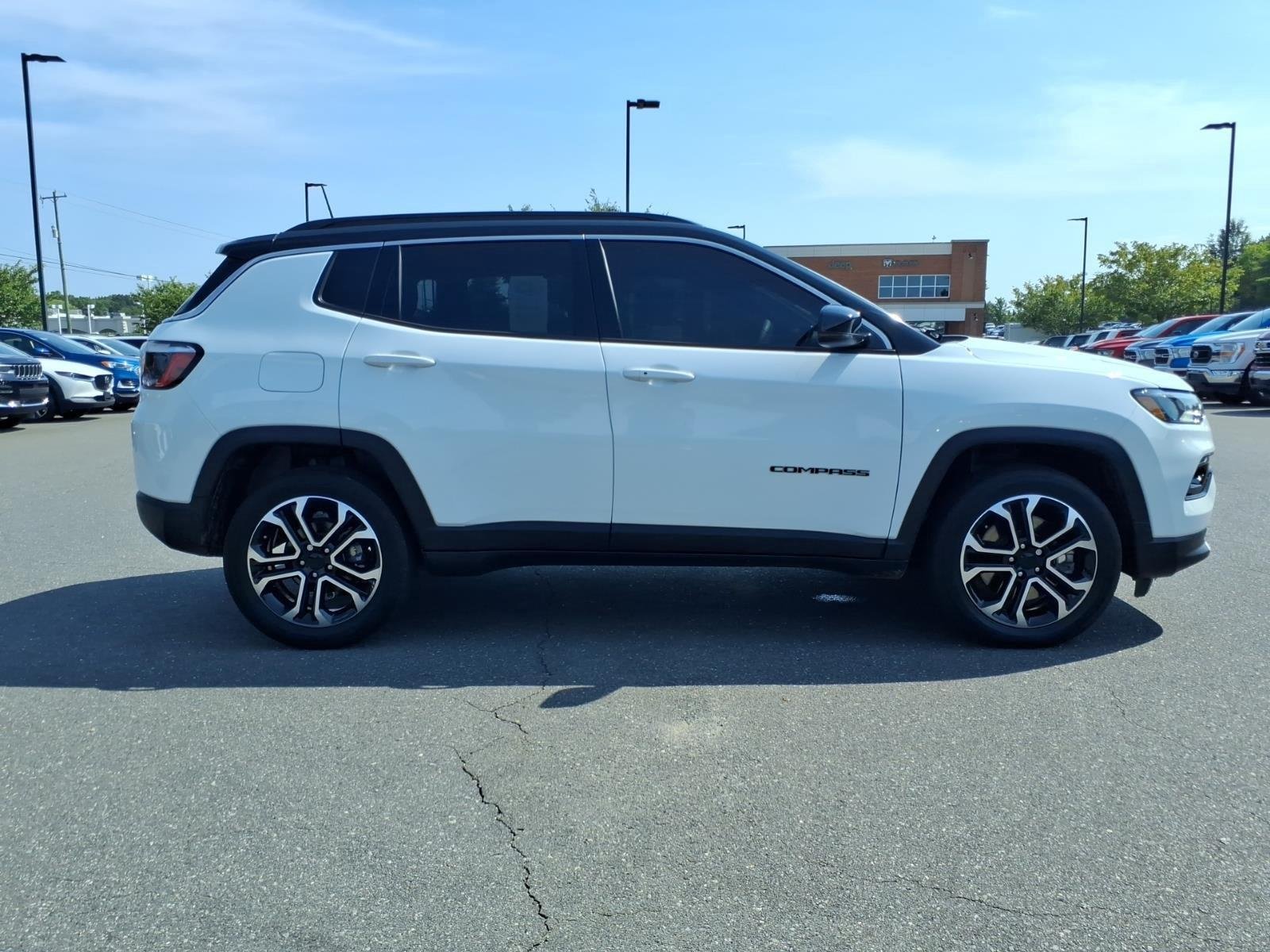 Used 2023 Bright White Clearcoat Jeep Limited image 10