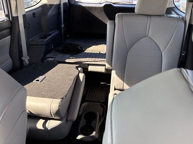 Used 2021  Toyota XLE image 9