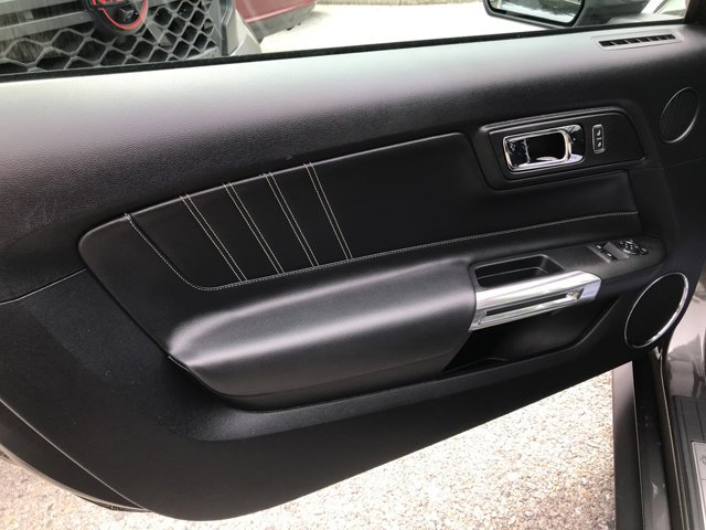 Used 2015 Magnetic Metallic Ford GT Premium image 13