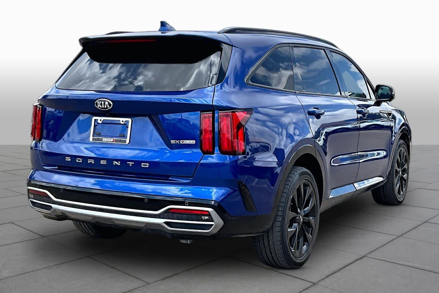 Used 2021 Sapphire Blue Kia SX Prestige image 13