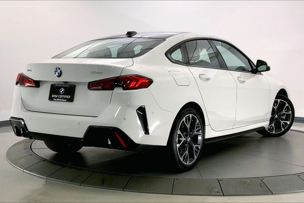 Used 2025 Alpine White BMW  image 12