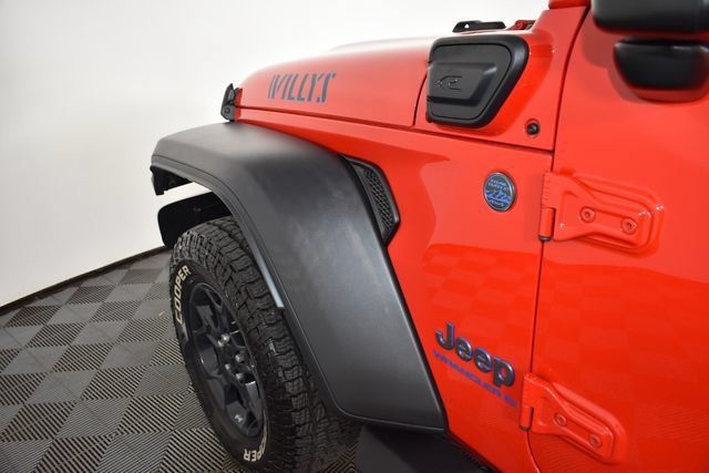 Used 2023 Red Jeep 4x4 image 27