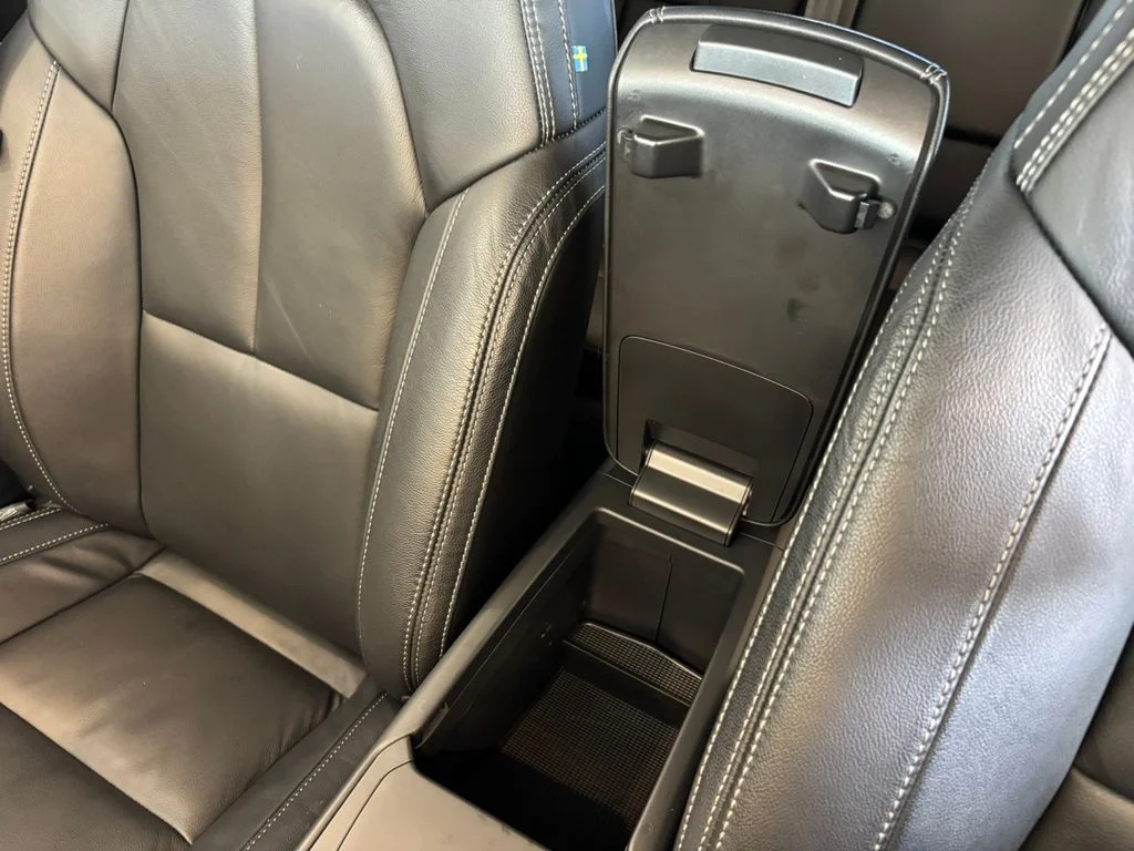 Used 2022 Blue Volvo Momentum image 20