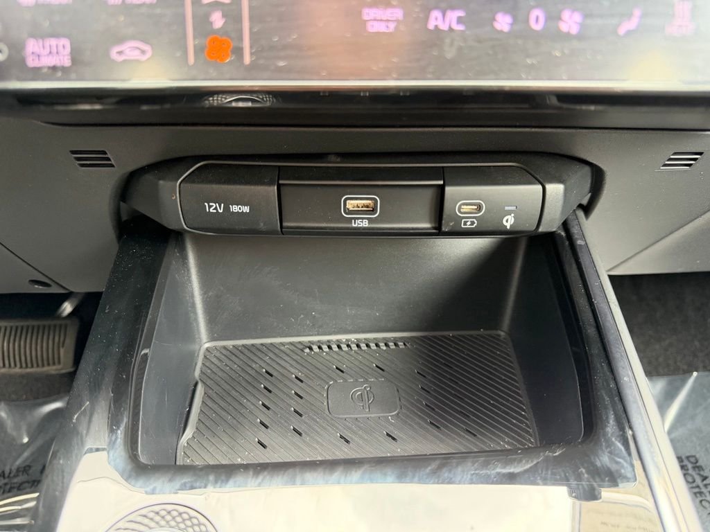 Used 2023 Steel Gray Kia Wind image 23