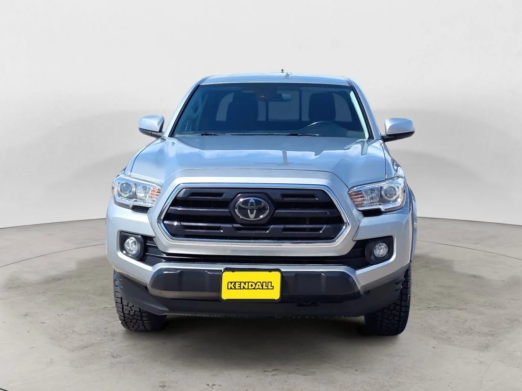 Used 2018 Silver Toyota SR5 image 8