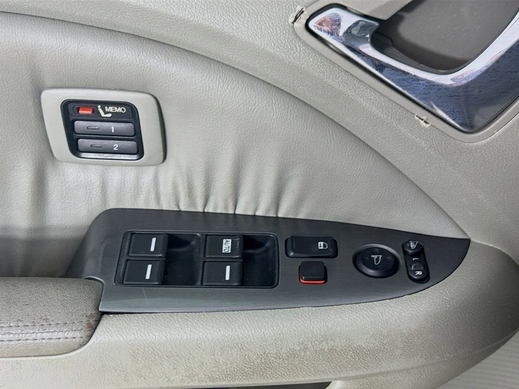 Used 2007 Nimbus Gray Metallic Honda Touring image 20