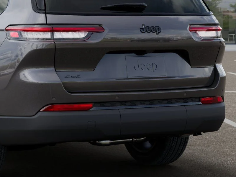 Used 2025 Gray Jeep Altitude X image 14
