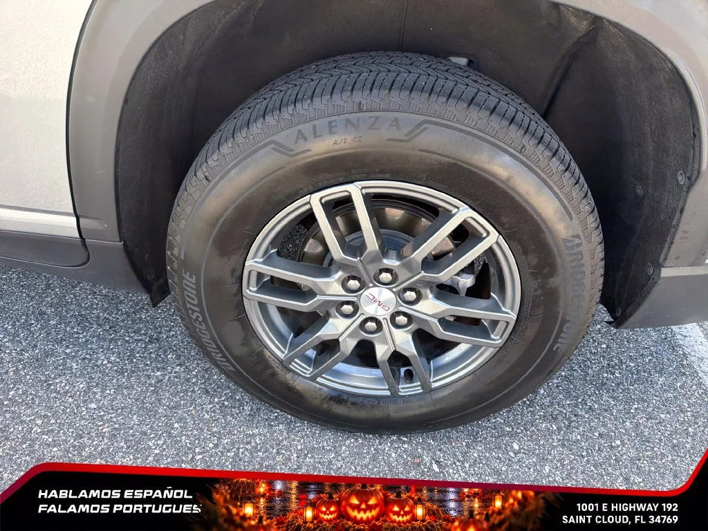 Certified Used 2025 Sterling Metallic GMC Elevation image 11