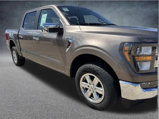 Used 2023 Gray Ford XLT image 3