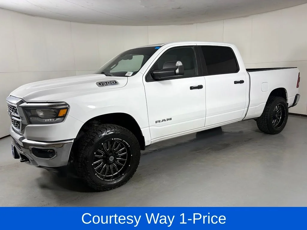 Used 2023 White Ram Big Horn/Lone Star image 6