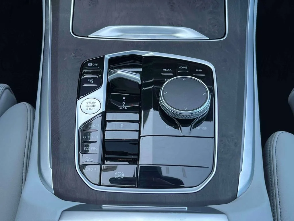 Used 2024 Skyscraper Grey Metallic BMW xDrive40i image 24