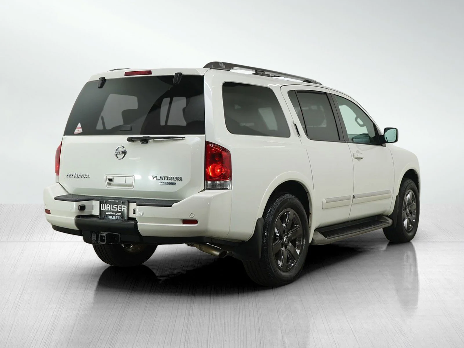 Used 2014 Pearl White Nissan Platinum image 6