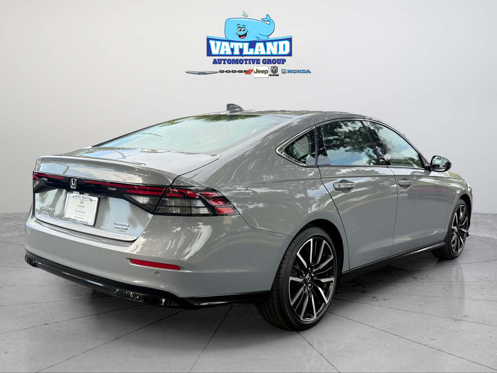 Used 2024 Gray Honda Touring image 5