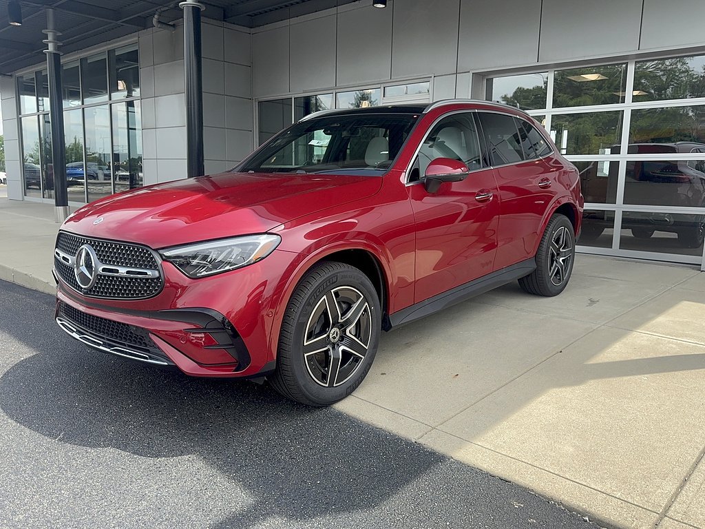 New 2026 MANUFAKTUR Patagonia Red Metallic Mercedes-Benz AWD GLC 300 4MATIC® 4dr SUV image 1