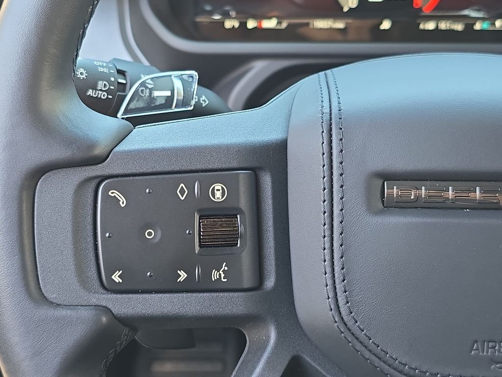 Used 2025 Brown Land Rover OCTA image 17