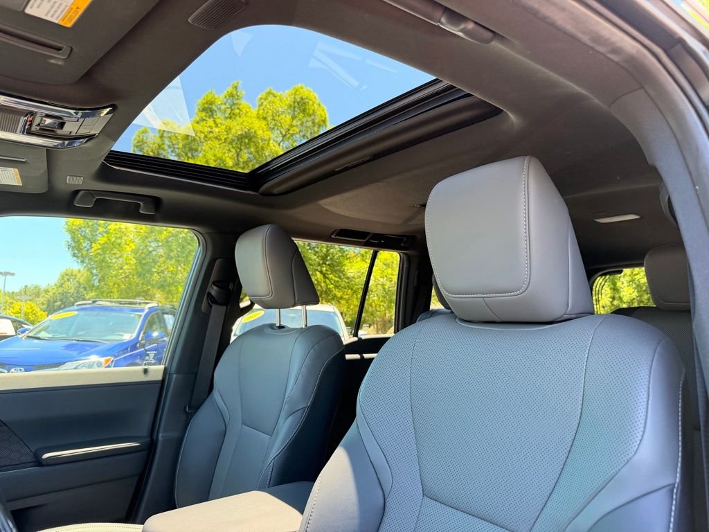Used 2024  Lexus 550 Premium+ image 26